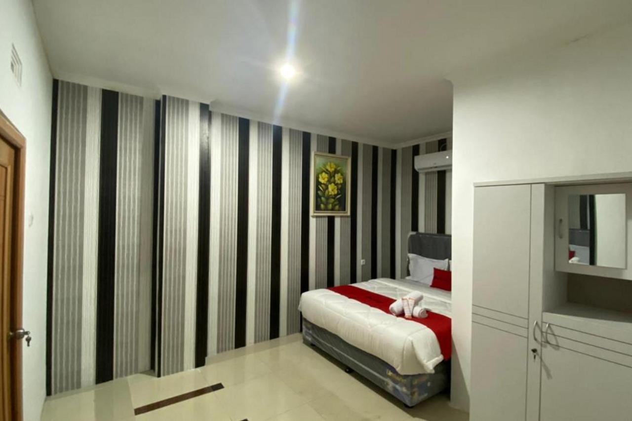 Reddoorz @ Rawamangun Hotel 3*